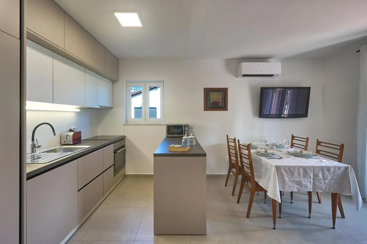 Nina Apartment Medulin 0*,  Croatia